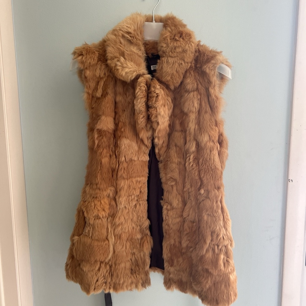 Rabbit 100% fur women’s brown vest with leather belt size small fall chic style